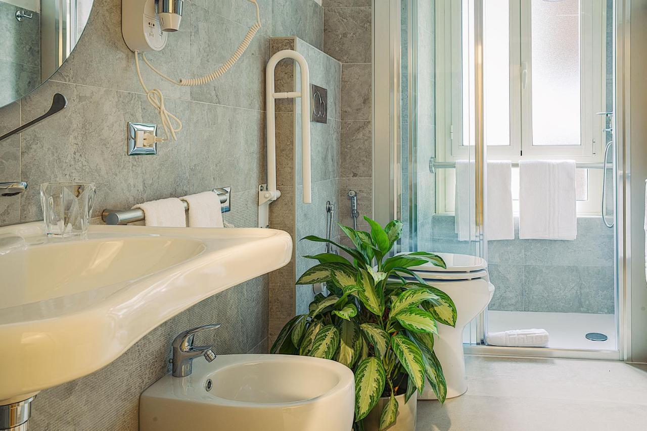 Waterfront Suites Cagliari Exterior foto